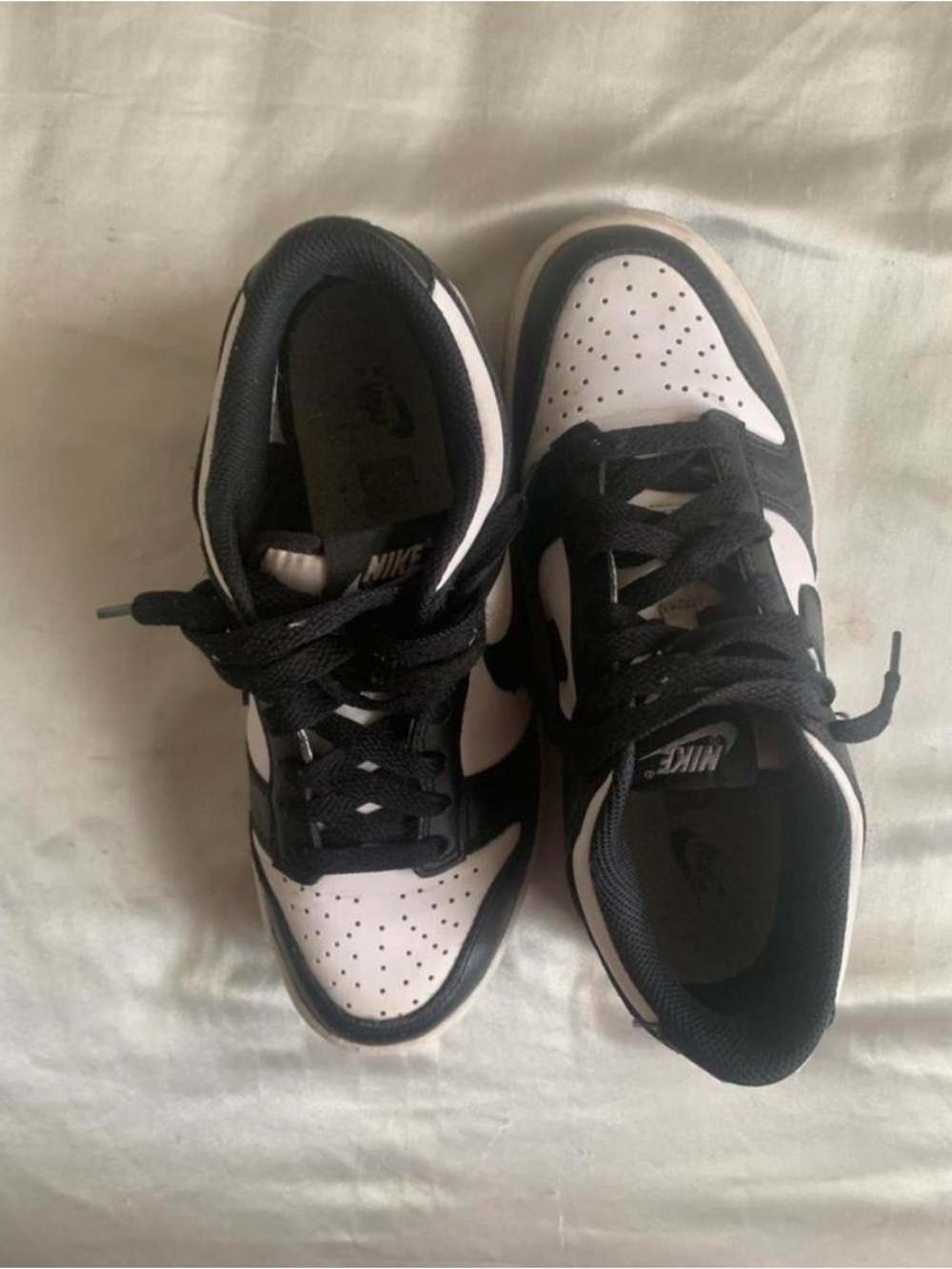 Nike Black and White Low-Top Sneakers - Picture 2 of 4